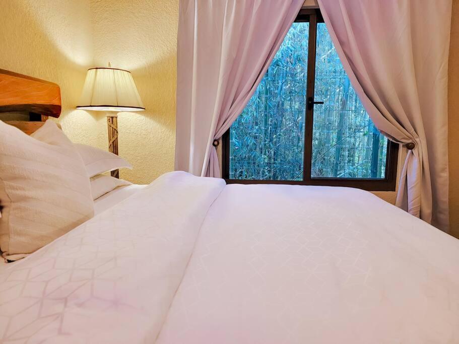 Vive Utila - Bed & Breakfast Buitenkant foto
